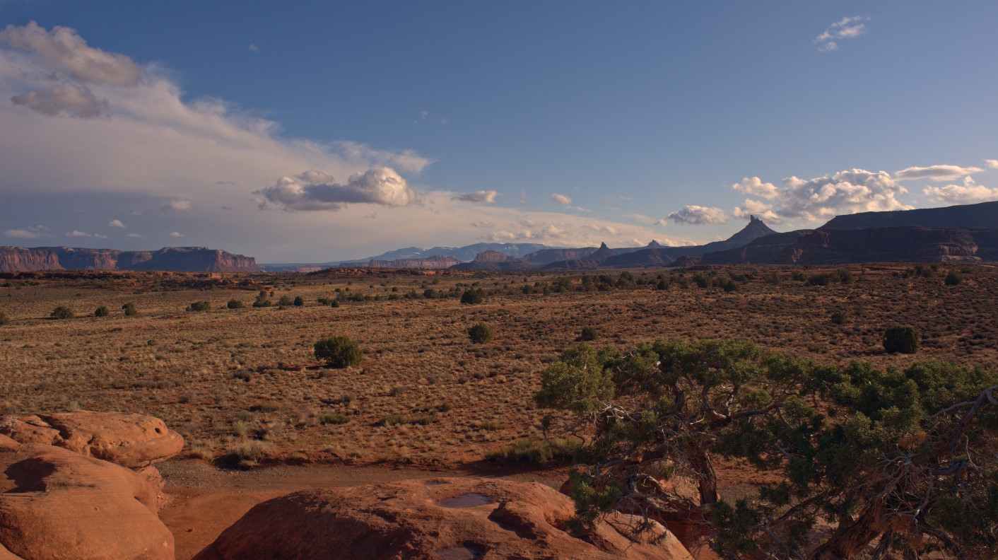 Inside Canyonlands, Needle District, mid-day 3 of 3